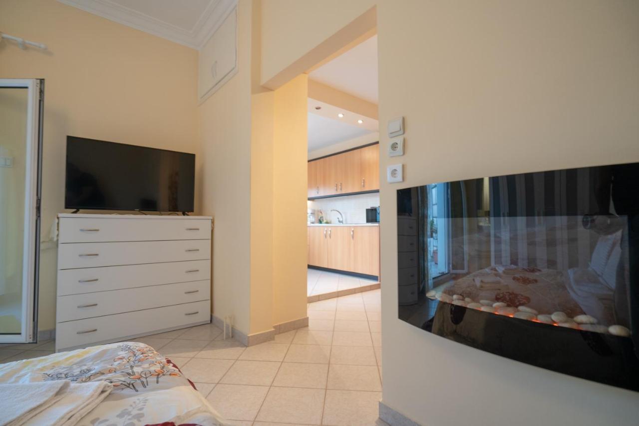 Attica Train Station 1 Bedroom 4 Pers Apartment Athen Exterior foto