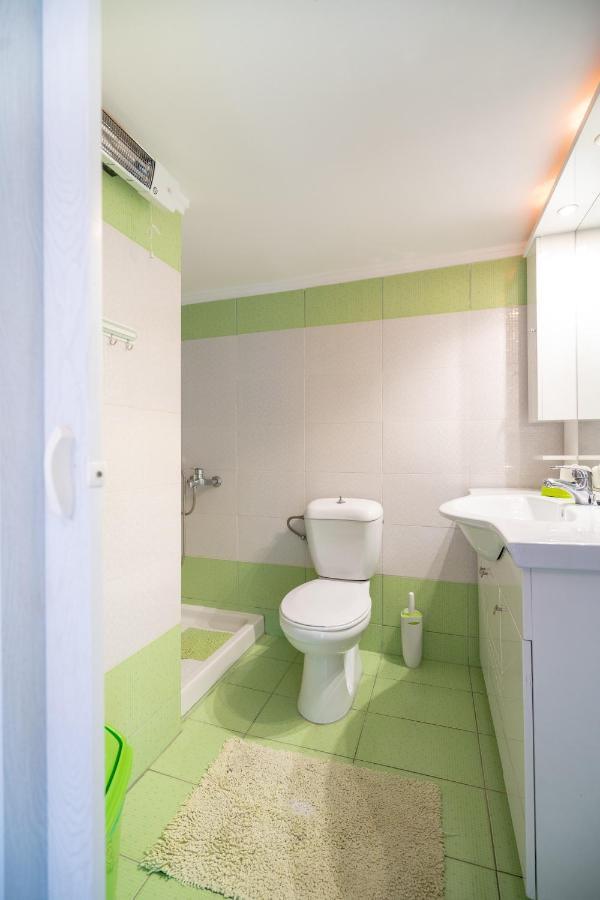 Attica Train Station 1 Bedroom 4 Pers Apartment Athen Exterior foto