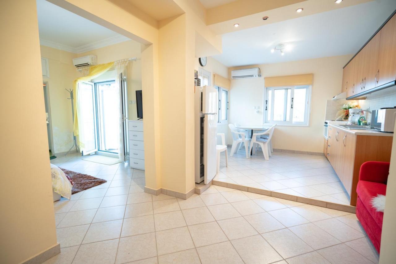 Attica Train Station 1 Bedroom 4 Pers Apartment Athen Exterior foto